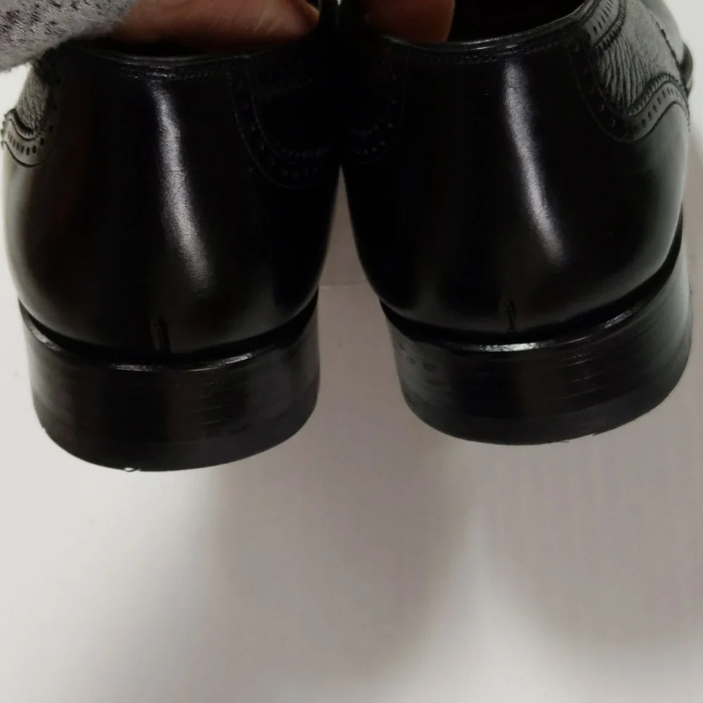 E.T. Wright tassel leather loafer. Size 9.5 EE